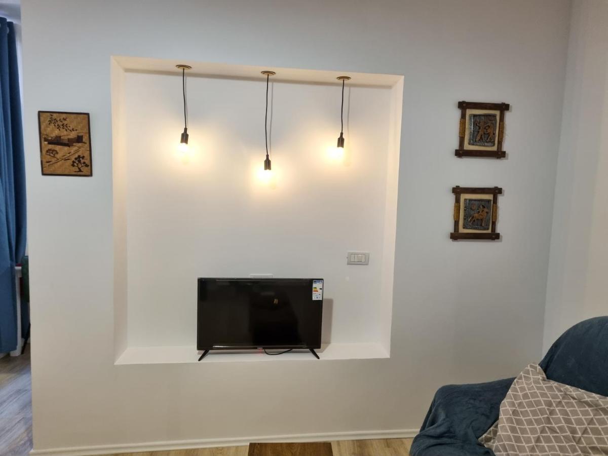 Cozy Apartment In City Center Tirana Exterior photo